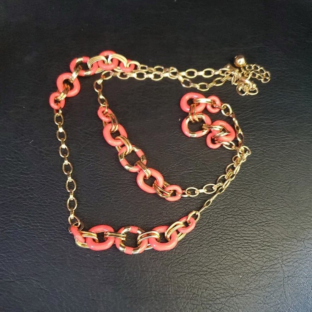 Kate Spade Mod Moment Coral Enamel Gold Tone Chunky Link Statement Necklace